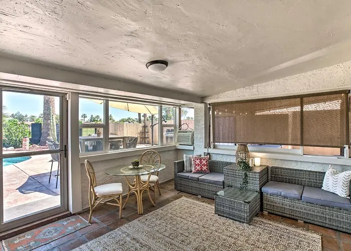 Lovely Escape With Private Pool And Hot Tub! Holiday home Mesa